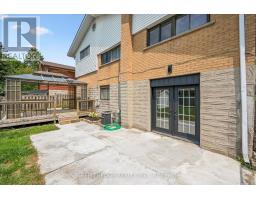 385 Village Crescent, Kitchener, ON N2M4V2 Photo 44