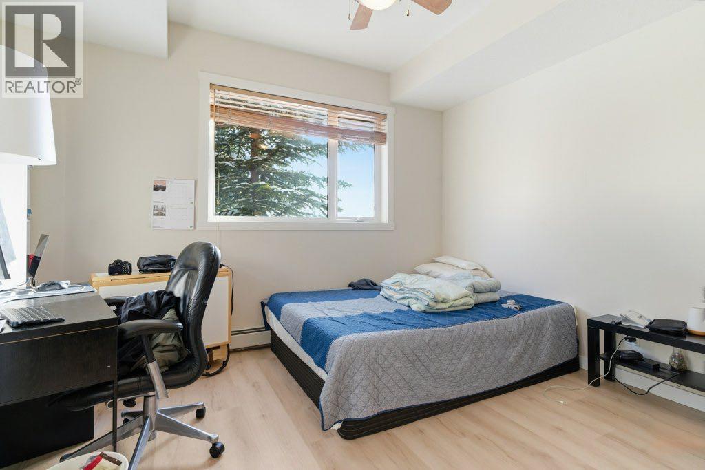 #210 69 Springborough Court SW - 16