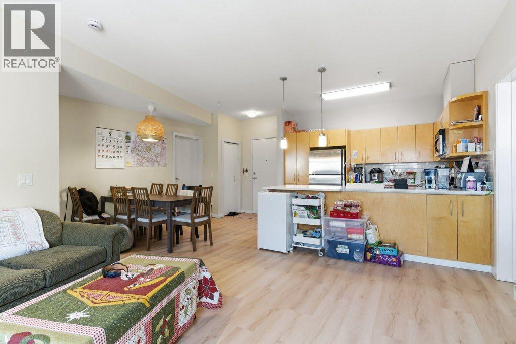 #210 69 Springborough Court SW - 11