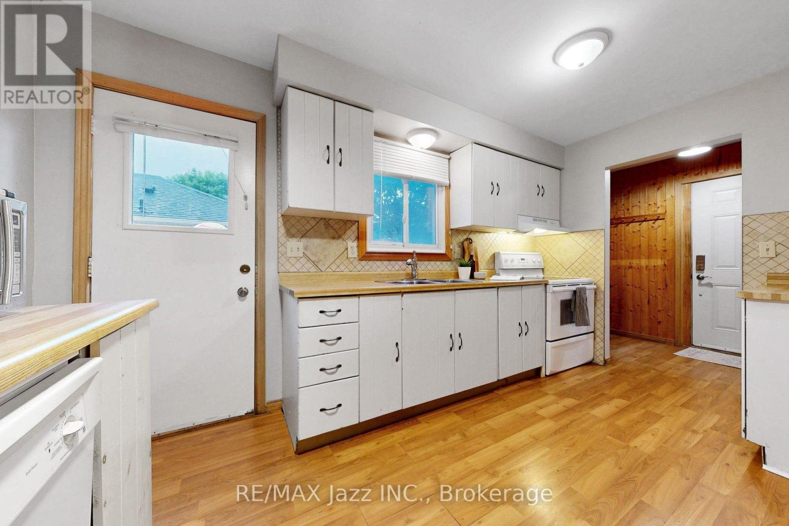 3 POCHON AVENUE - Image 18