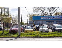 940 Giles West, Windsor, ON N9A6J1 Photo 8