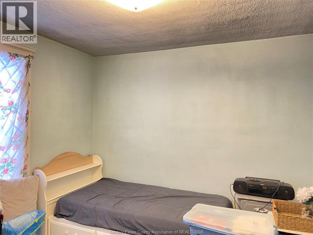 876 DOUGALL AVENUE - 2