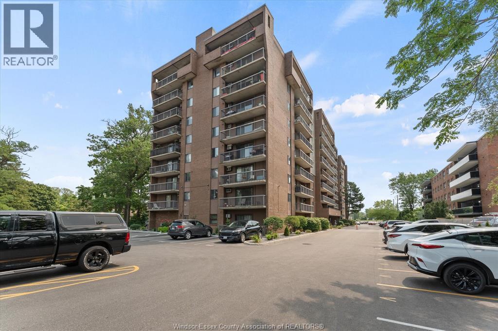 #405 3936 Wyandotte STREET East - 19