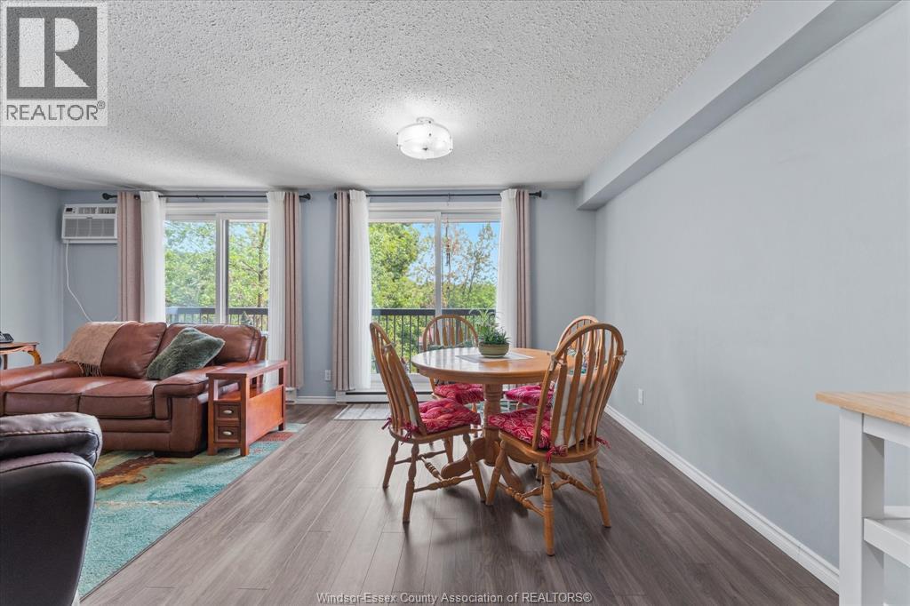 #405 3936 Wyandotte STREET East - 8