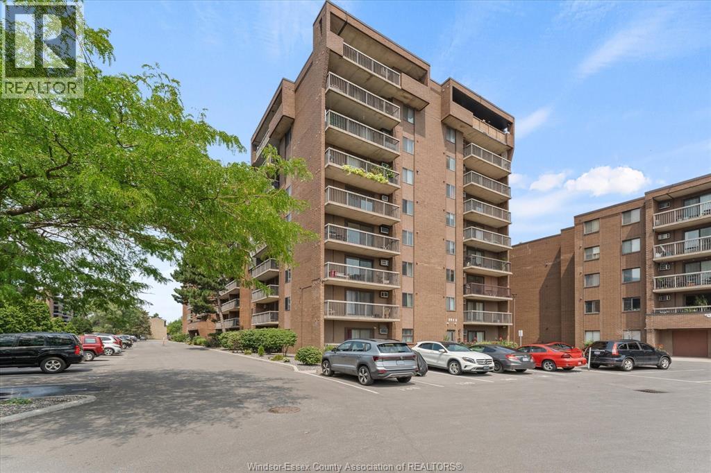 #405 3936 Wyandotte STREET East - 20