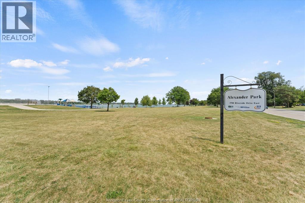 #405 3936 Wyandotte STREET East - 27
