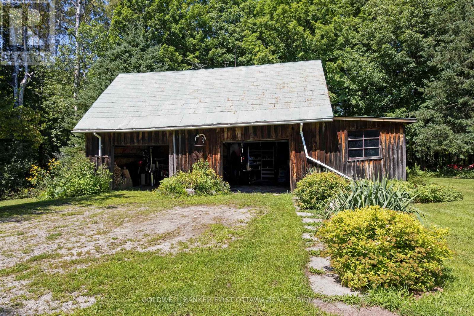 340 NORTH BURGESS 8TH CONCESSION - 4