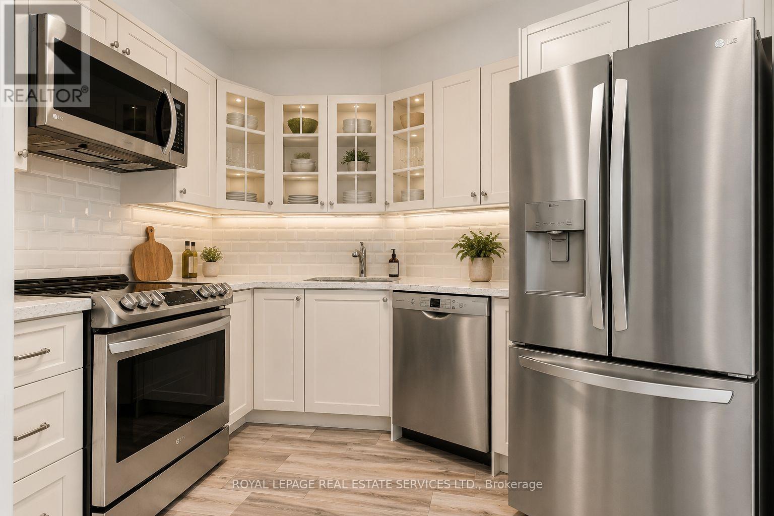 #1104 250 QUEENS QUAY - 14
