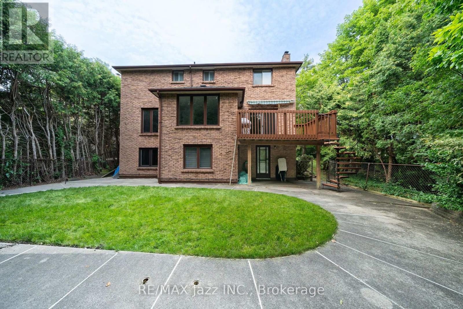 262 ATHABASCA STREET - 48