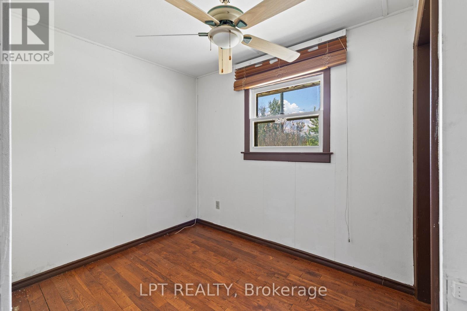 815 PARADISE DRIVE - 18