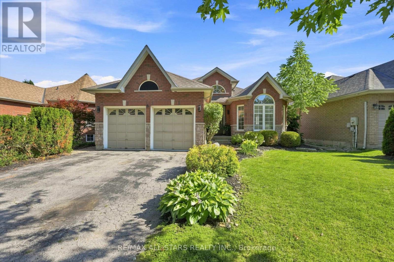 15 IVYGREEN ROAD - 2