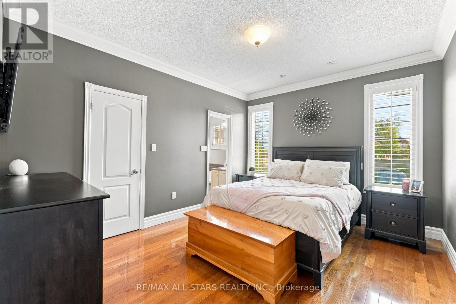 15 IVYGREEN ROAD - 20