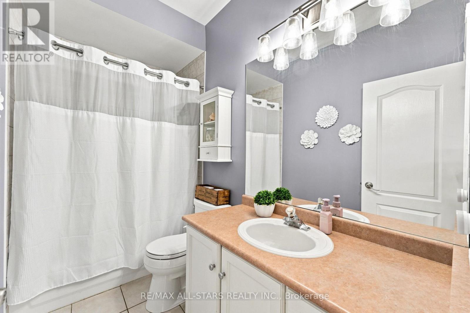 15 IVYGREEN ROAD - 25