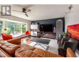 Living room - 150 Macintosh Drive, Georgian Bluffs, ON N0H1S0 Photo 12