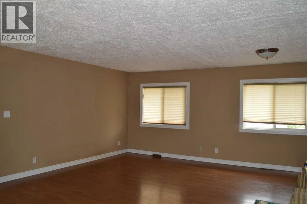 5259 51 Street - Photo 13