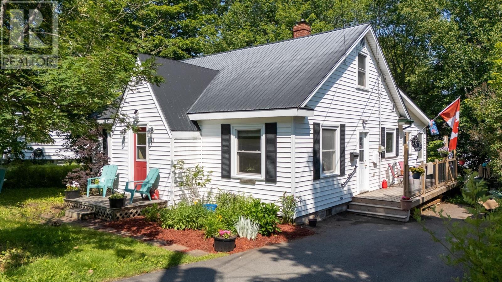 11 Parkview Road - 1