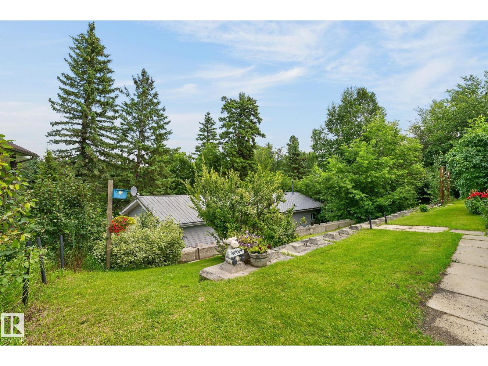 351 Smith Crescent - Photo 11