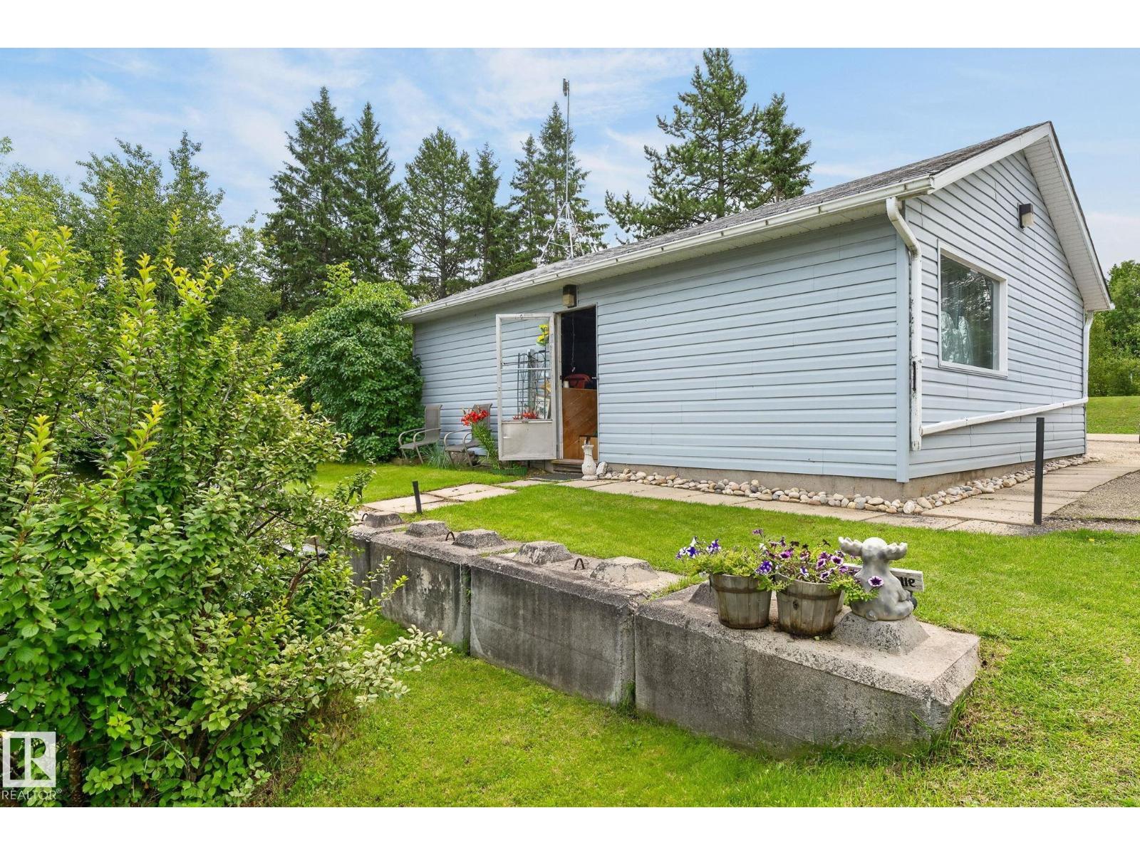 351 Smith Crescent - Photo 12