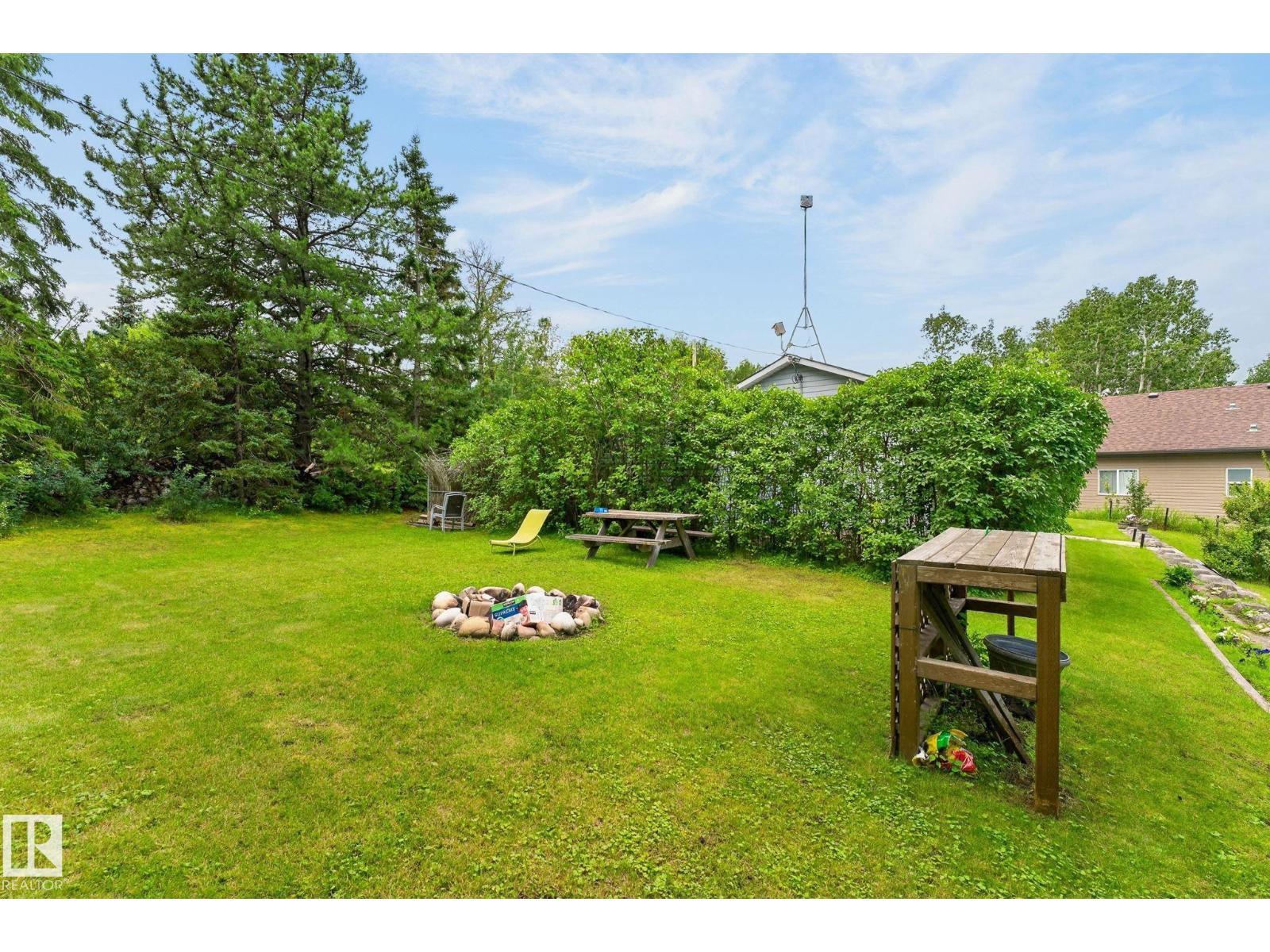 351 Smith Crescent - Photo 17