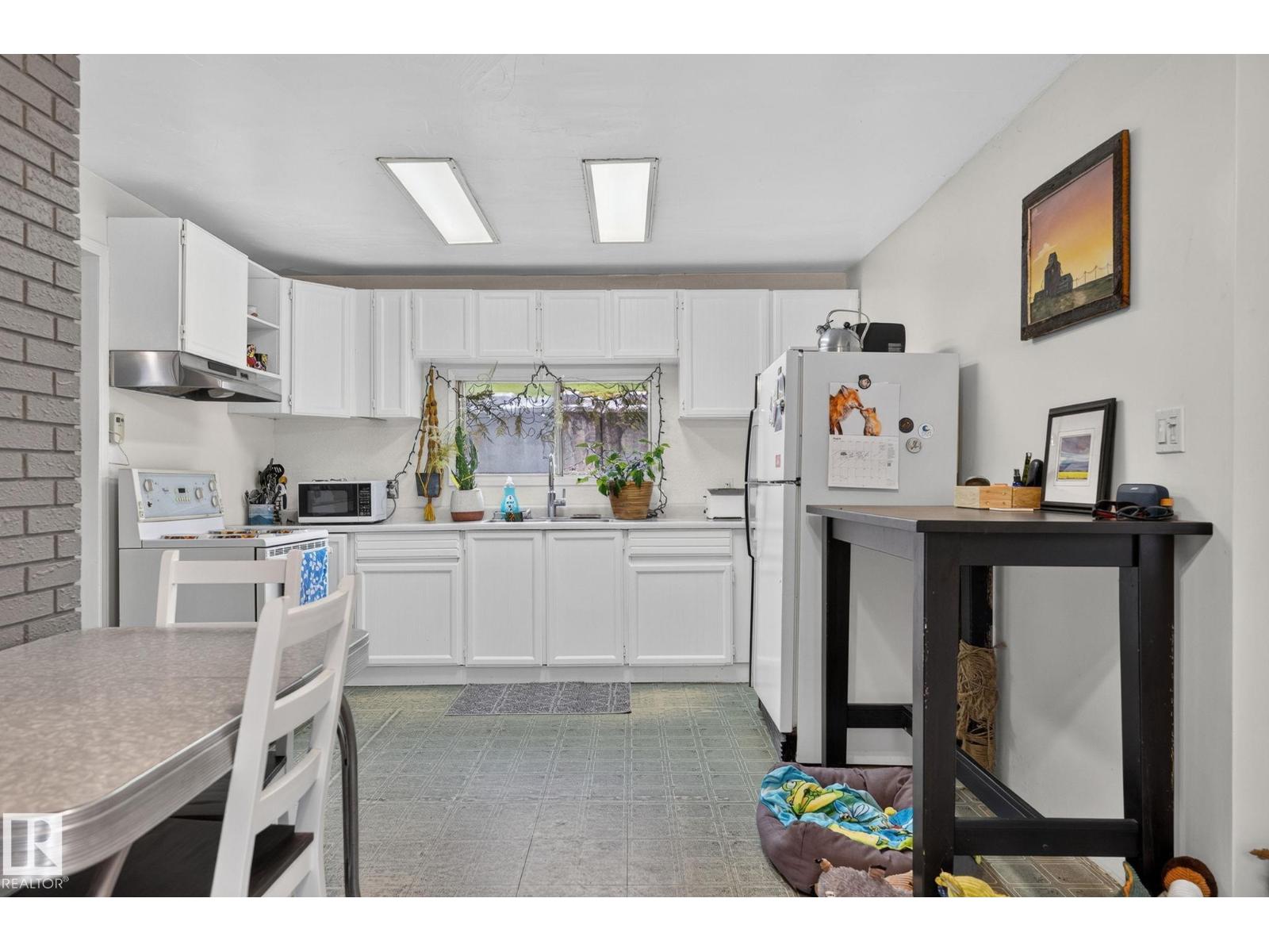 351 Smith Crescent - Photo 43