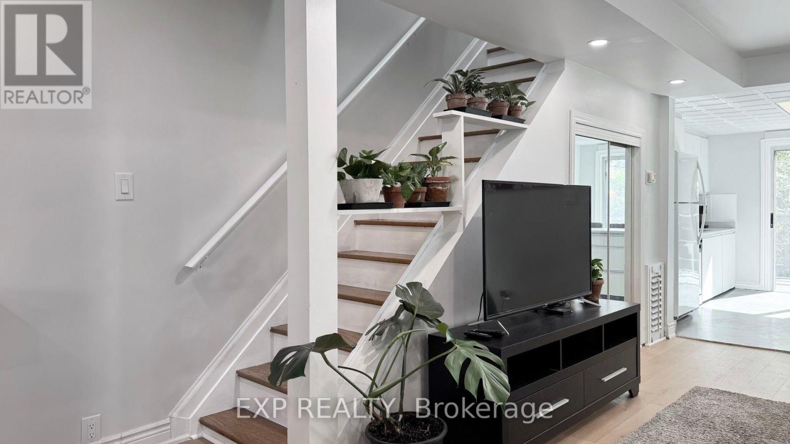 59 VANEVERY STREET - 16