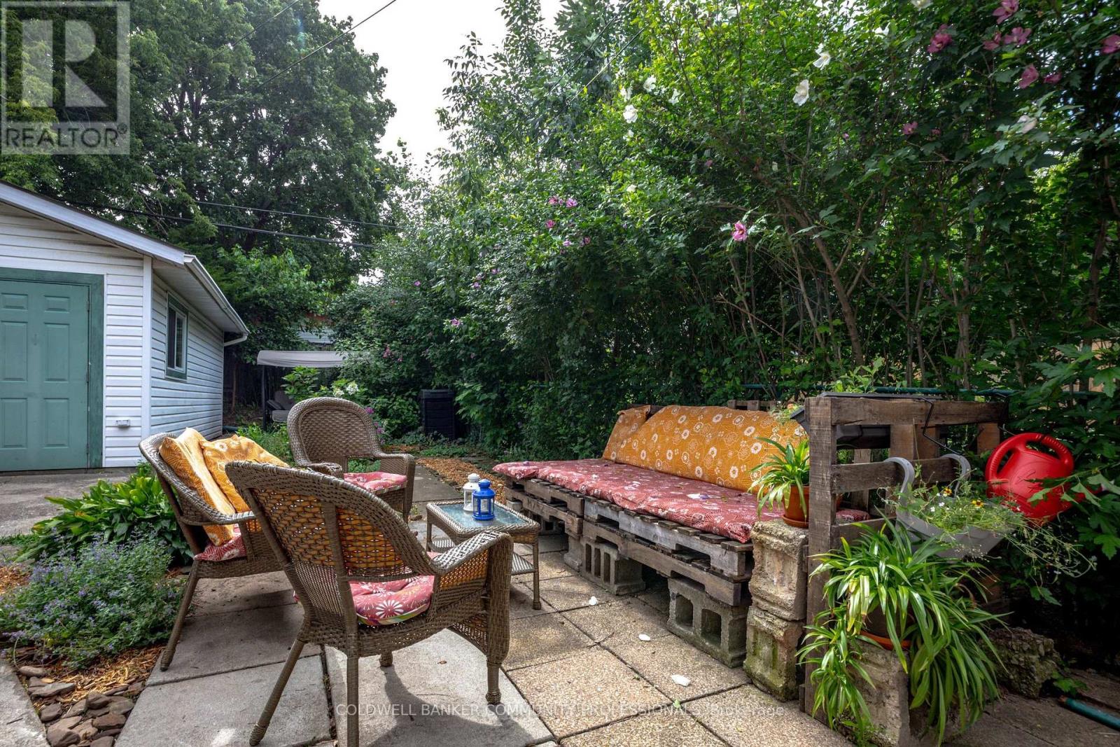 94 EDGEMONT STREET N - 38