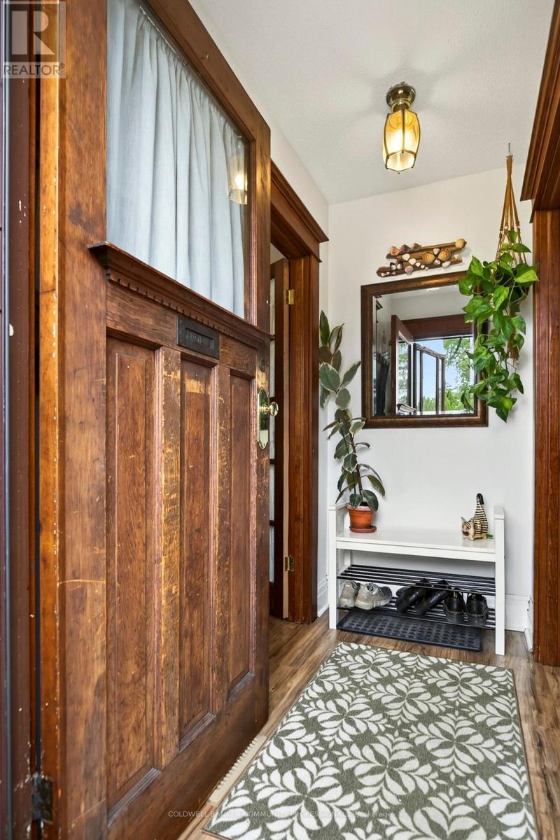 94 EDGEMONT STREET N - 9