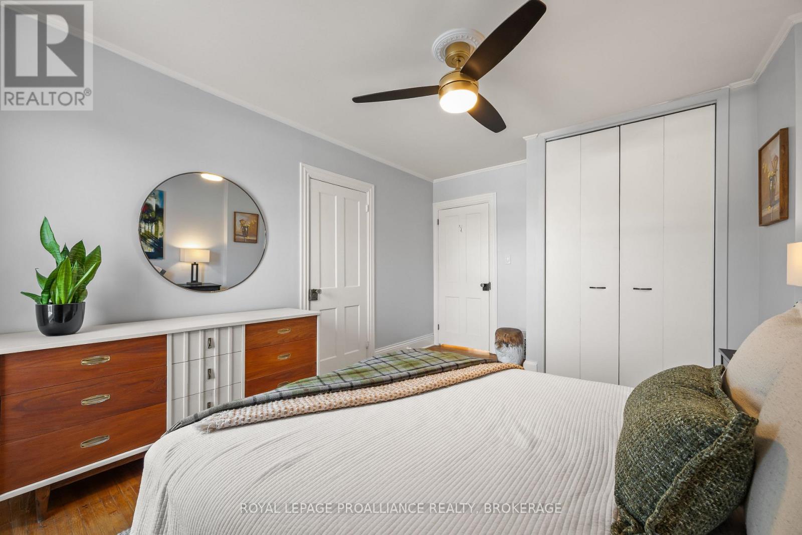 145 CHARLES STREET N - Image 14