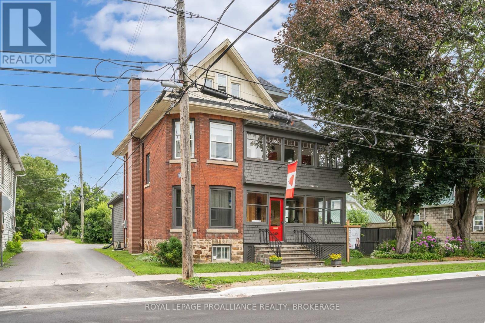 145 CHARLES STREET N - 2
