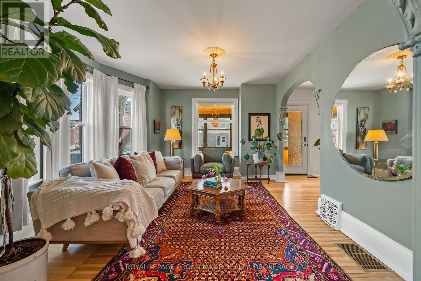 145 CHARLES STREET N - Image 5