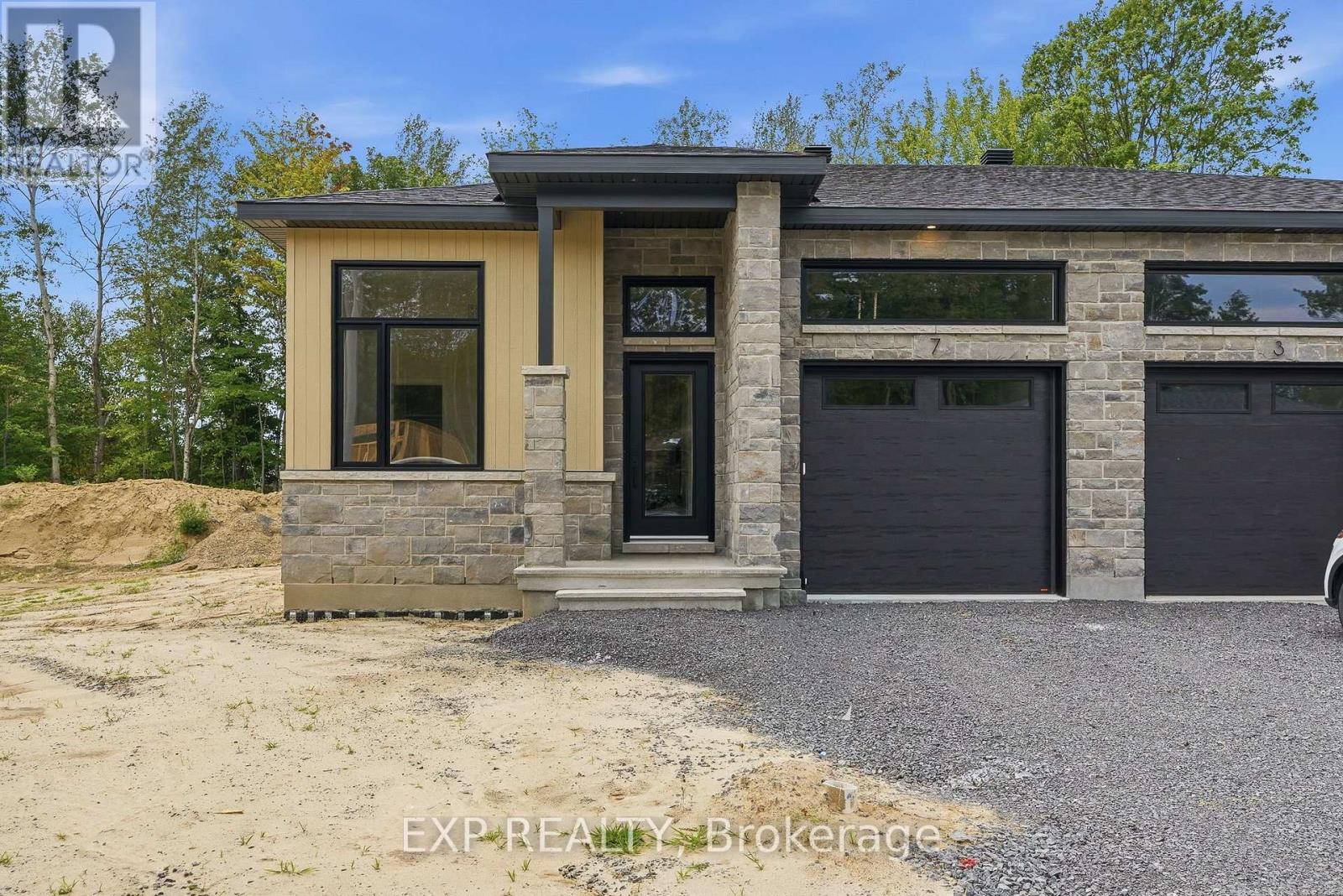 71 HUGHES CIRCLE - 2
