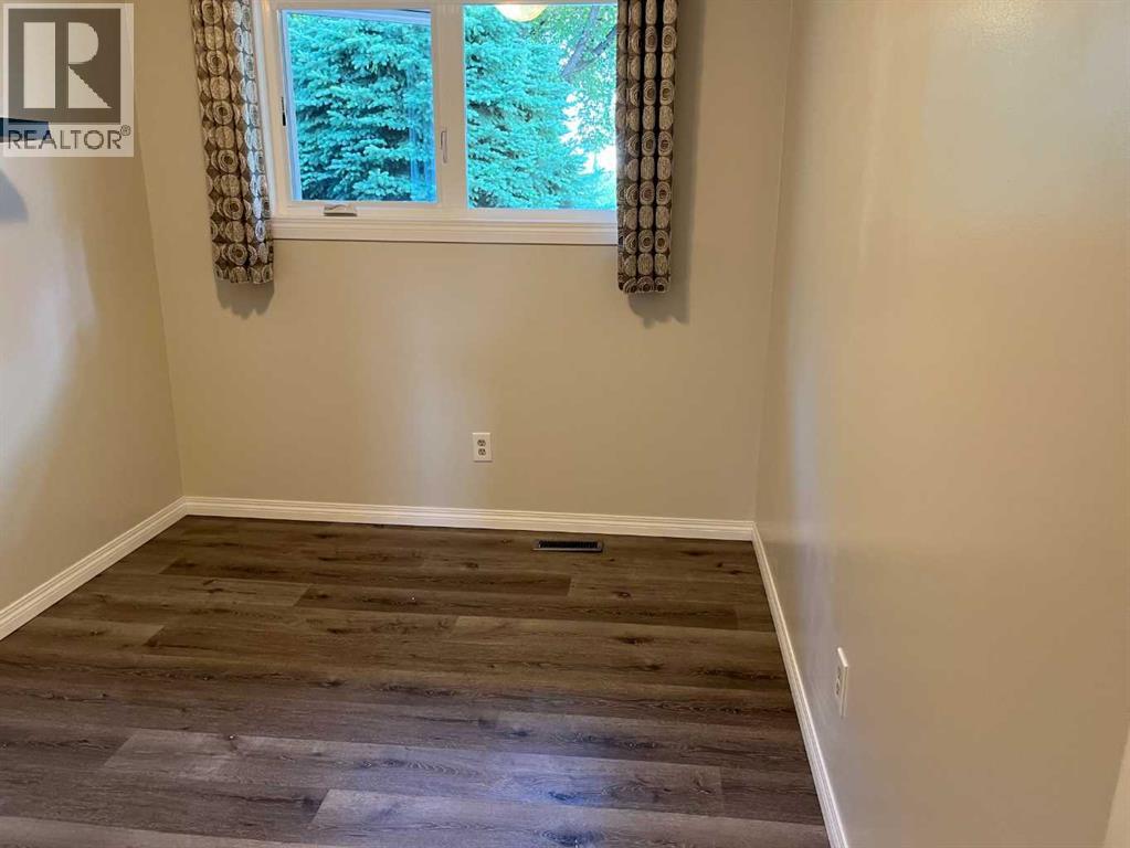 4928 40 Avenue Northwest - Photo 17