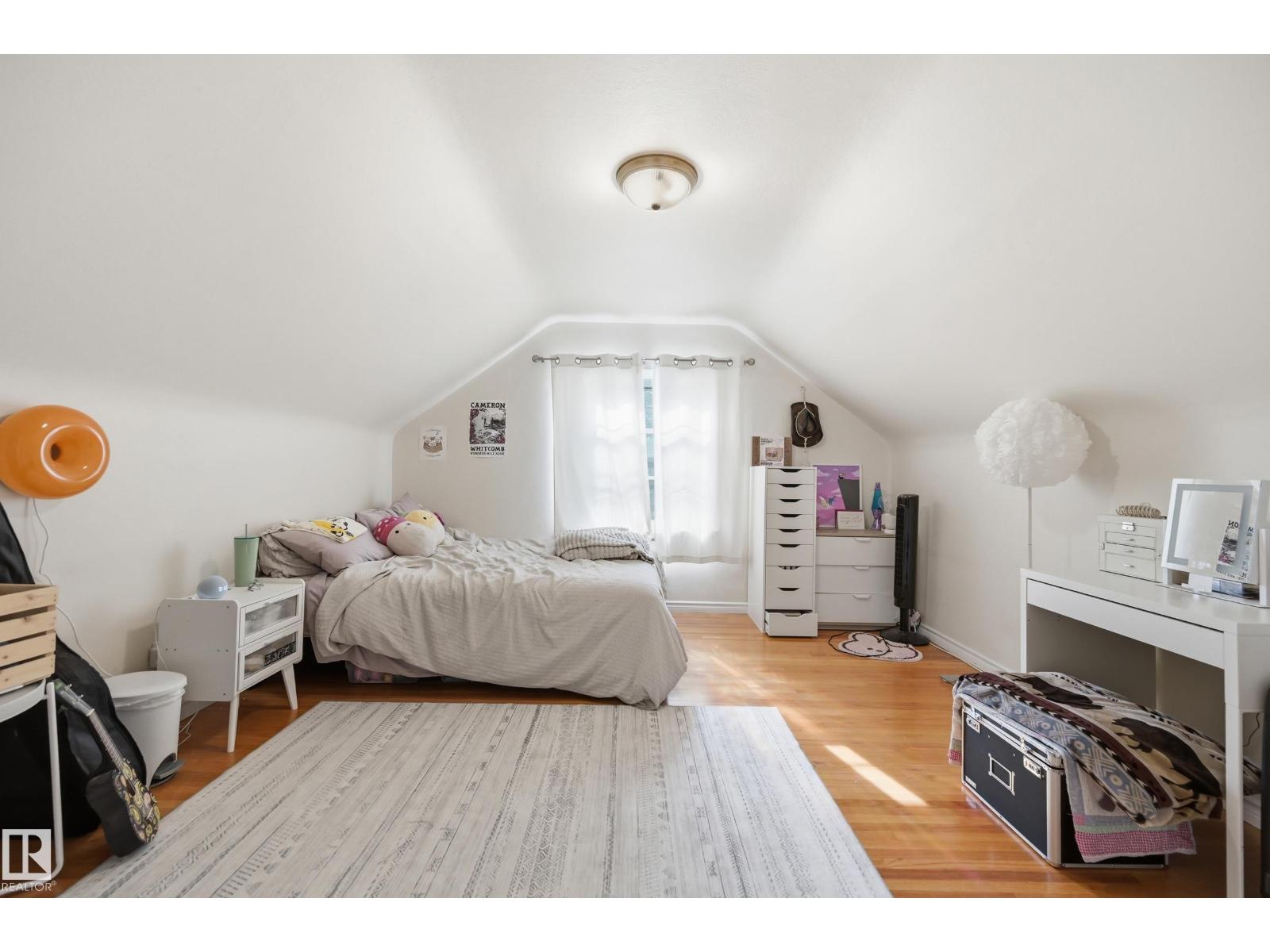 11612 110A AV NW - 21