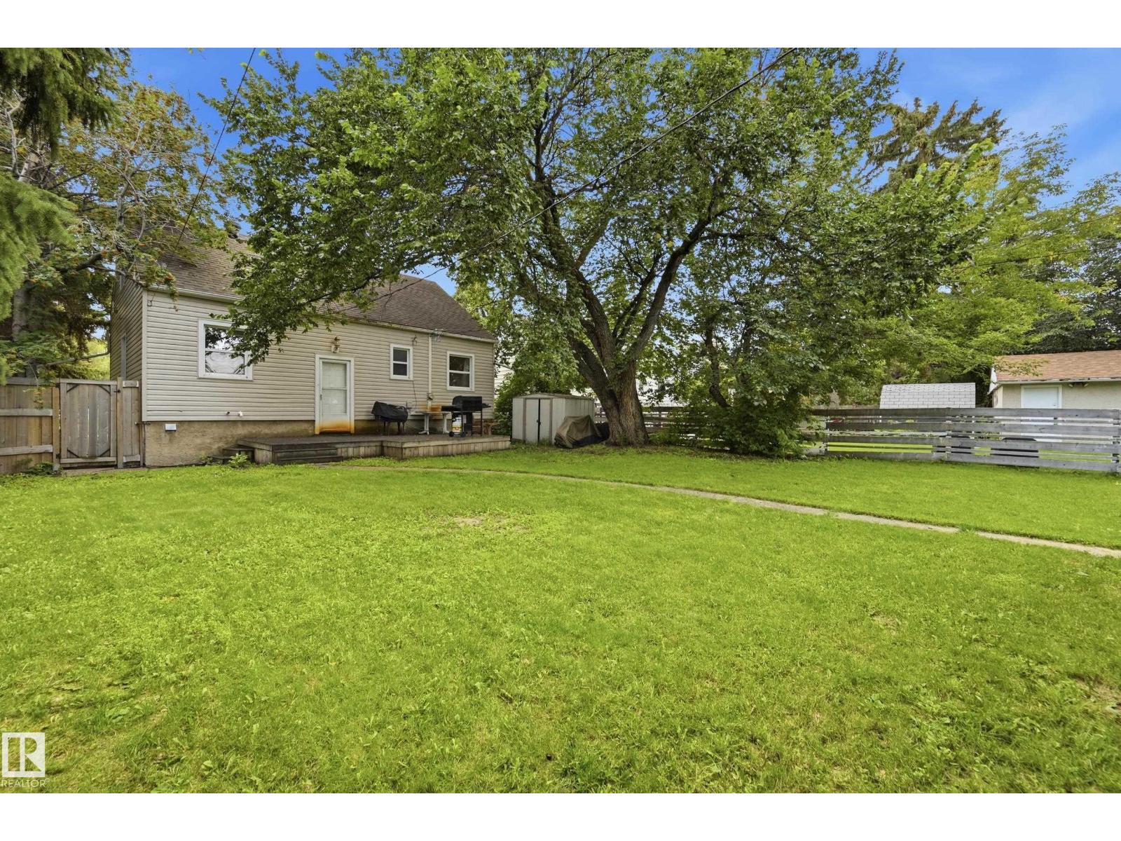 11612 110A AV NW - 32