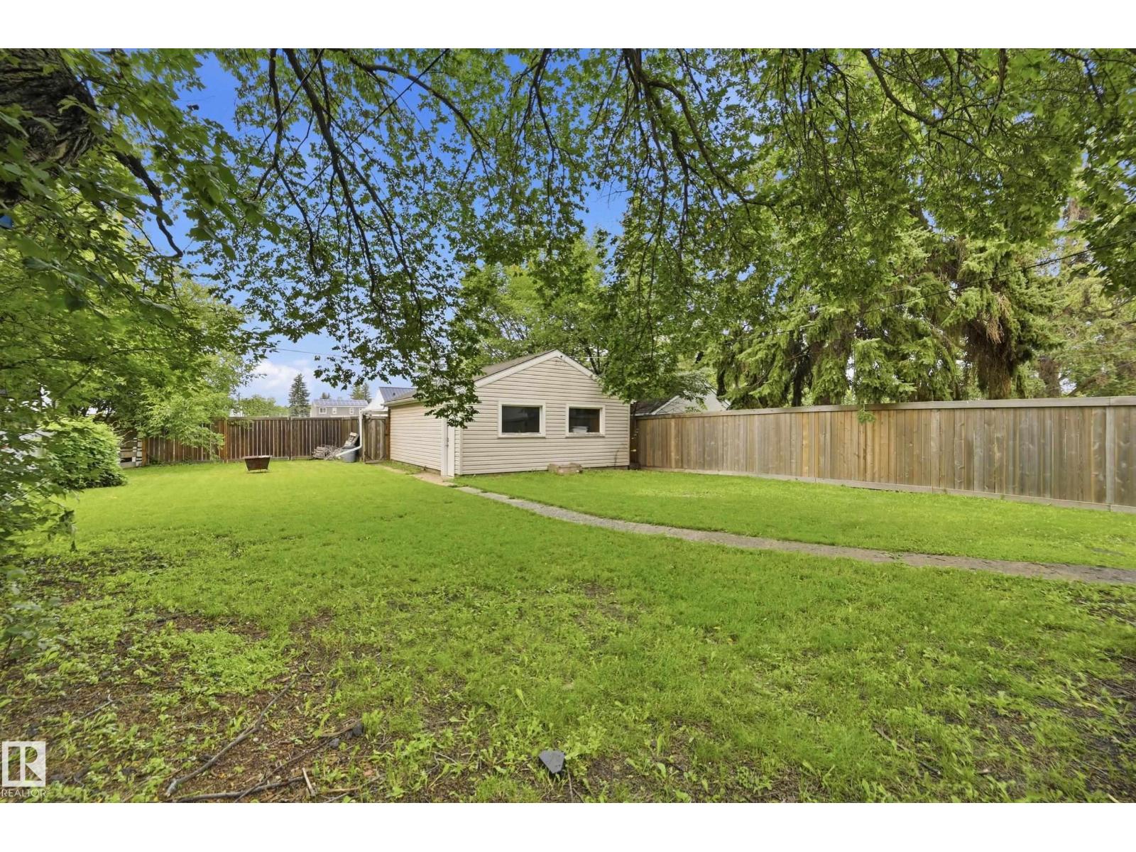 11612 110A Avenue NW - Photo 36