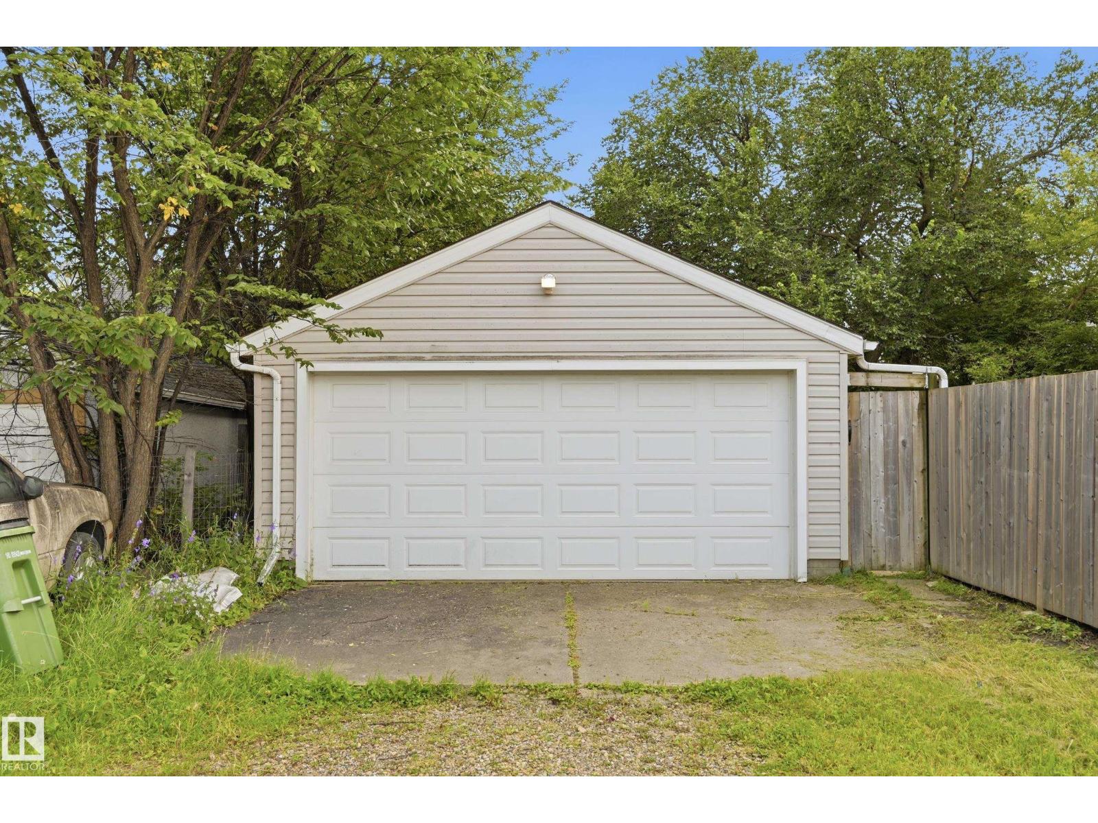 11612 110A AV NW - 40
