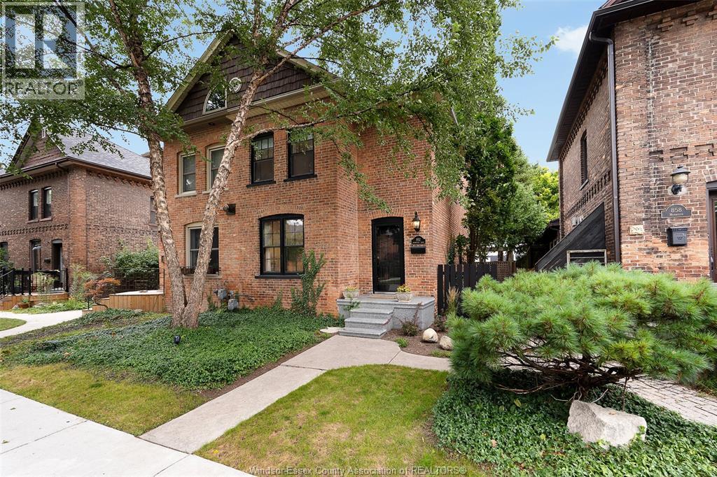 852 MONMOUTH