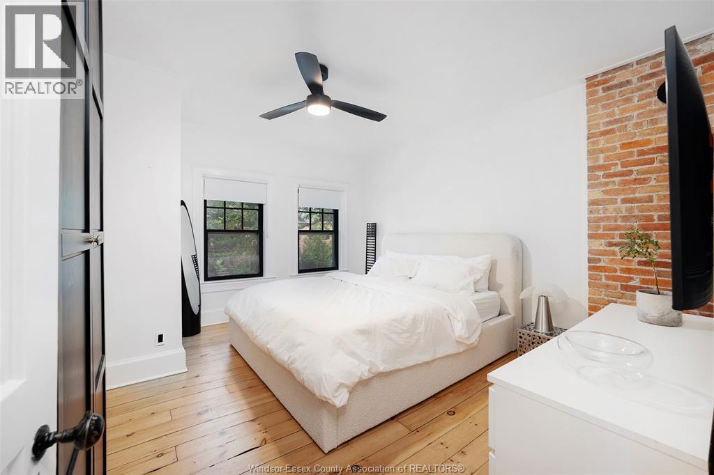 852 MONMOUTH - 20
