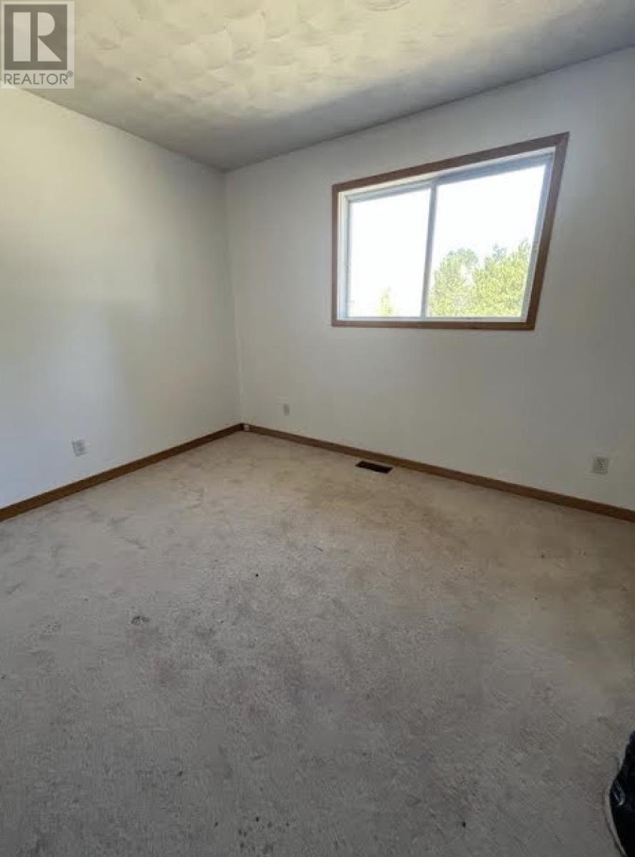 50 Russell AVE - 14