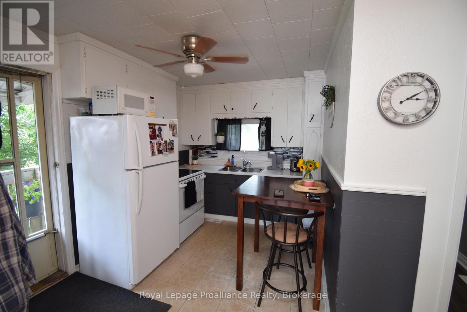119 ORCHARD DRIVE - 17