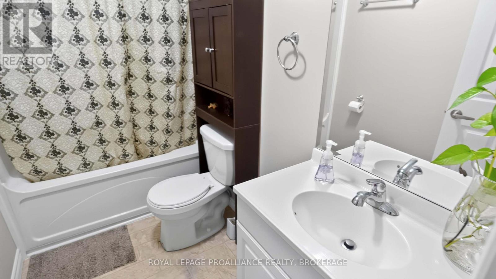 1447 HANOVER DRIVE - Image 33