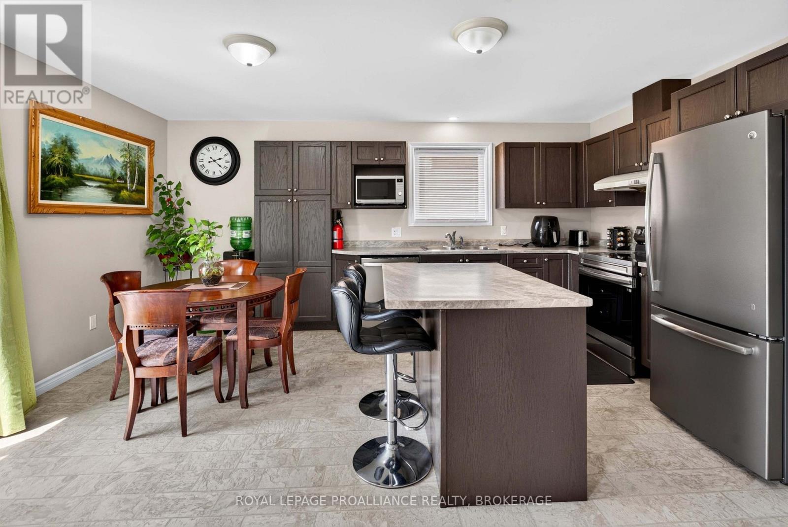 1447 HANOVER DRIVE - Image 9