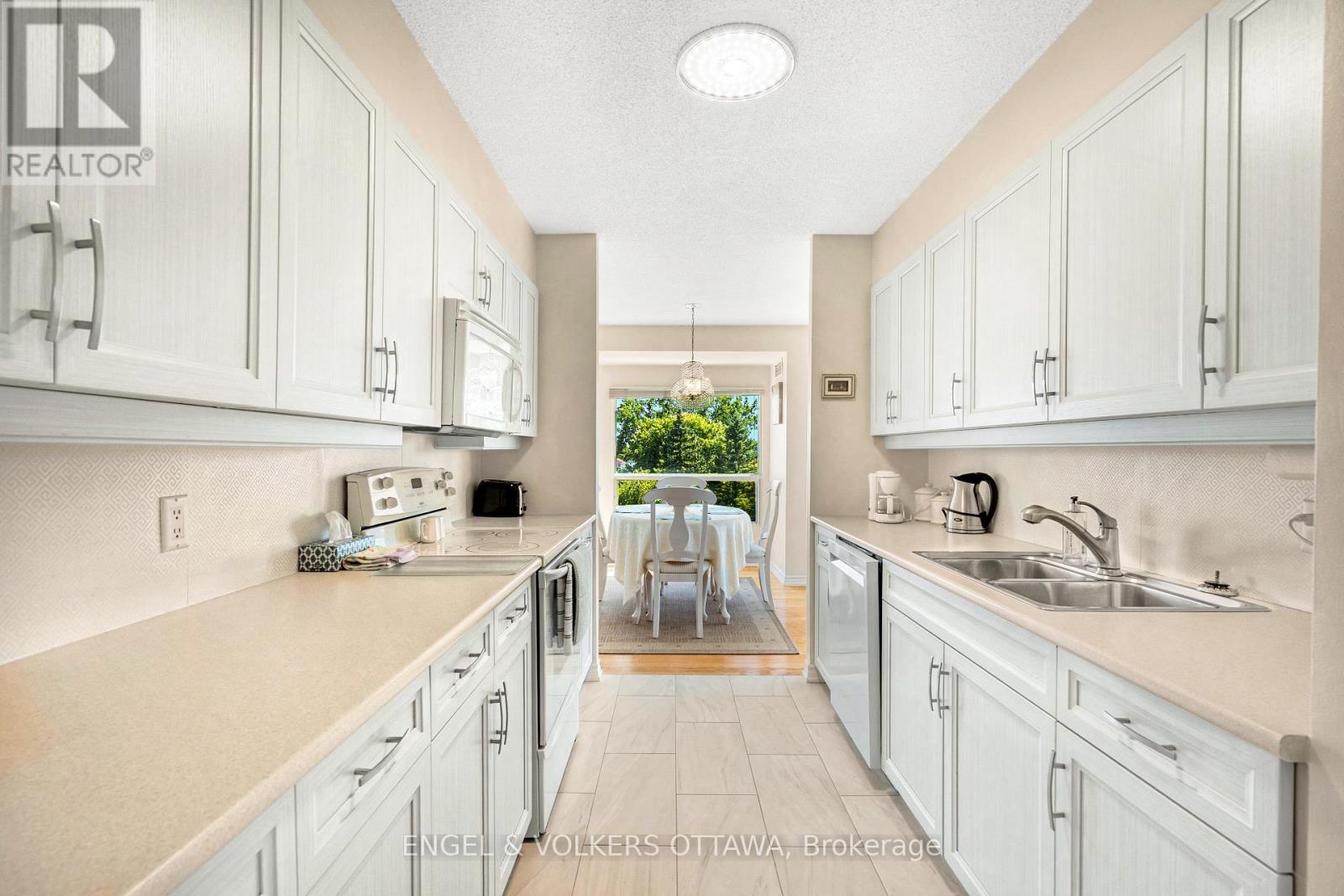 3 Bed, 3 Bath Apartment for Sale in Ottawa – 205 – 545 ST LAURENT BOULEVARD, Ottawa – MLS# X13665662 - Image 13