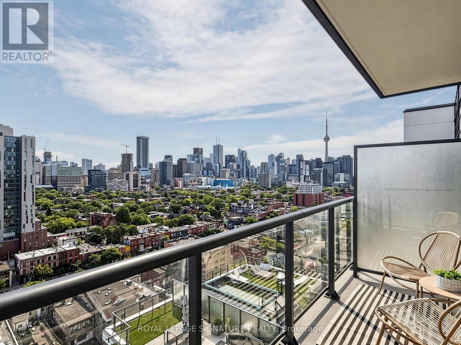 #PH2 297 COLLEGE STREET - 3