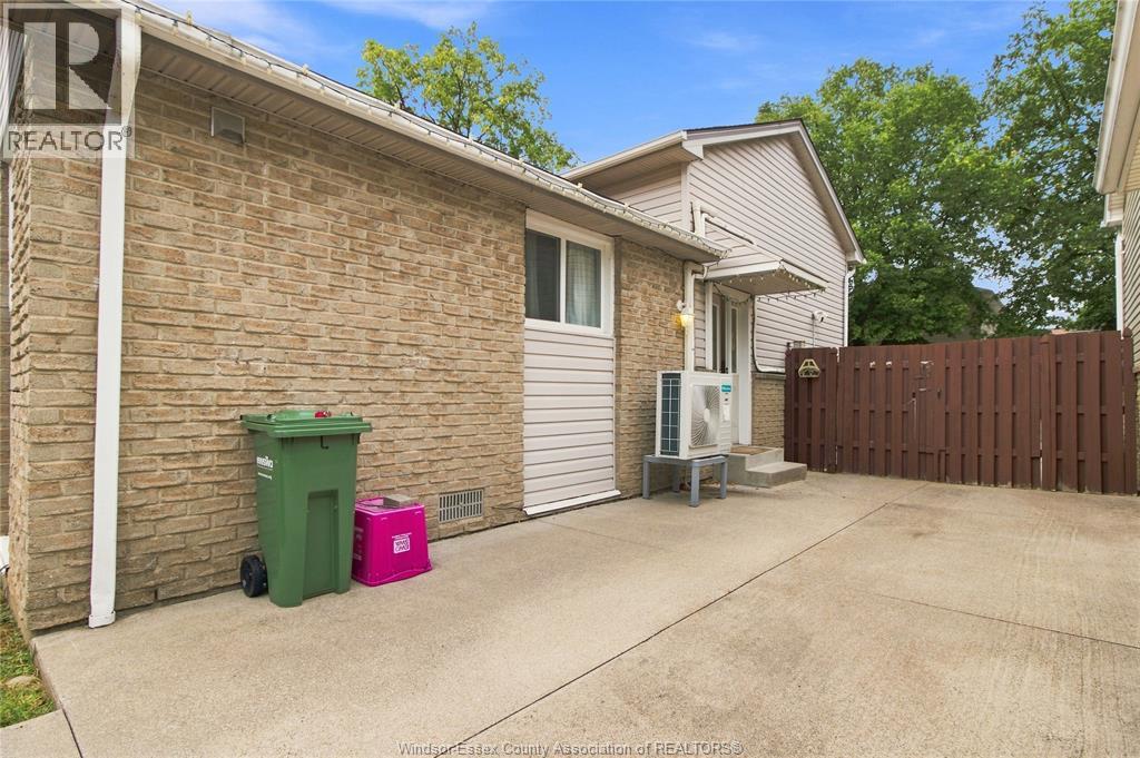 1229 ARNCLIFFE PLACE - 20