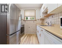 1229 Arncliffe Place, Windsor, ON  Photo 8