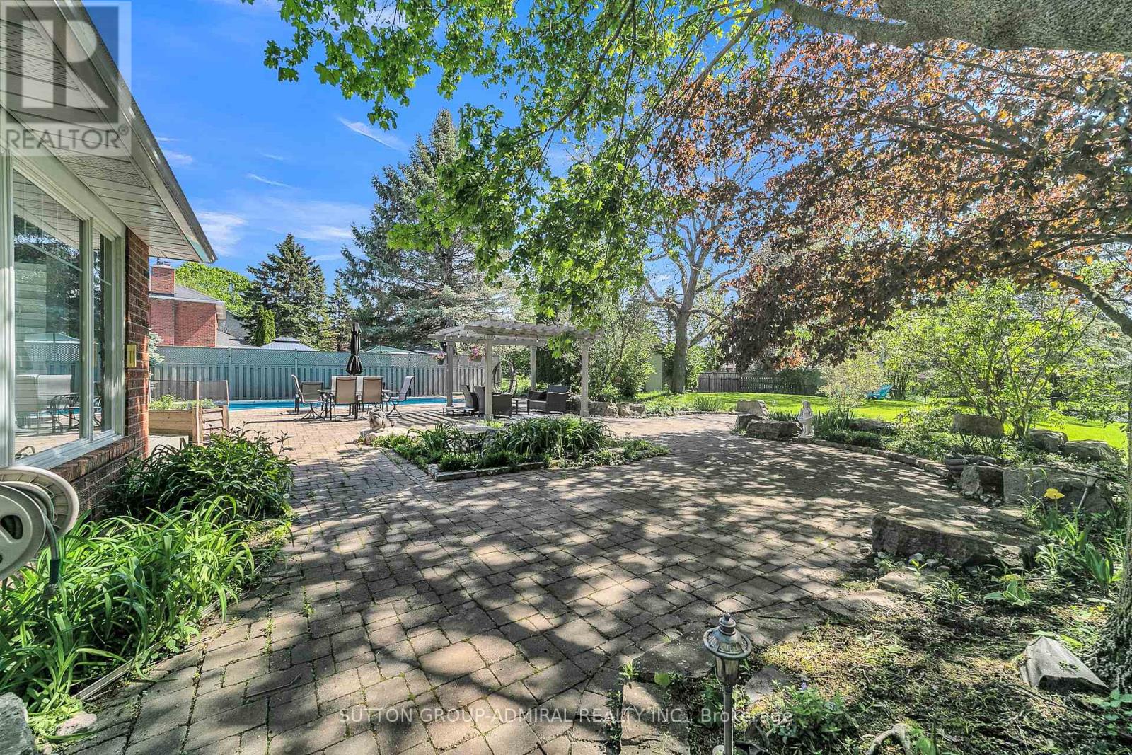 48 MAPLE WAY - 41