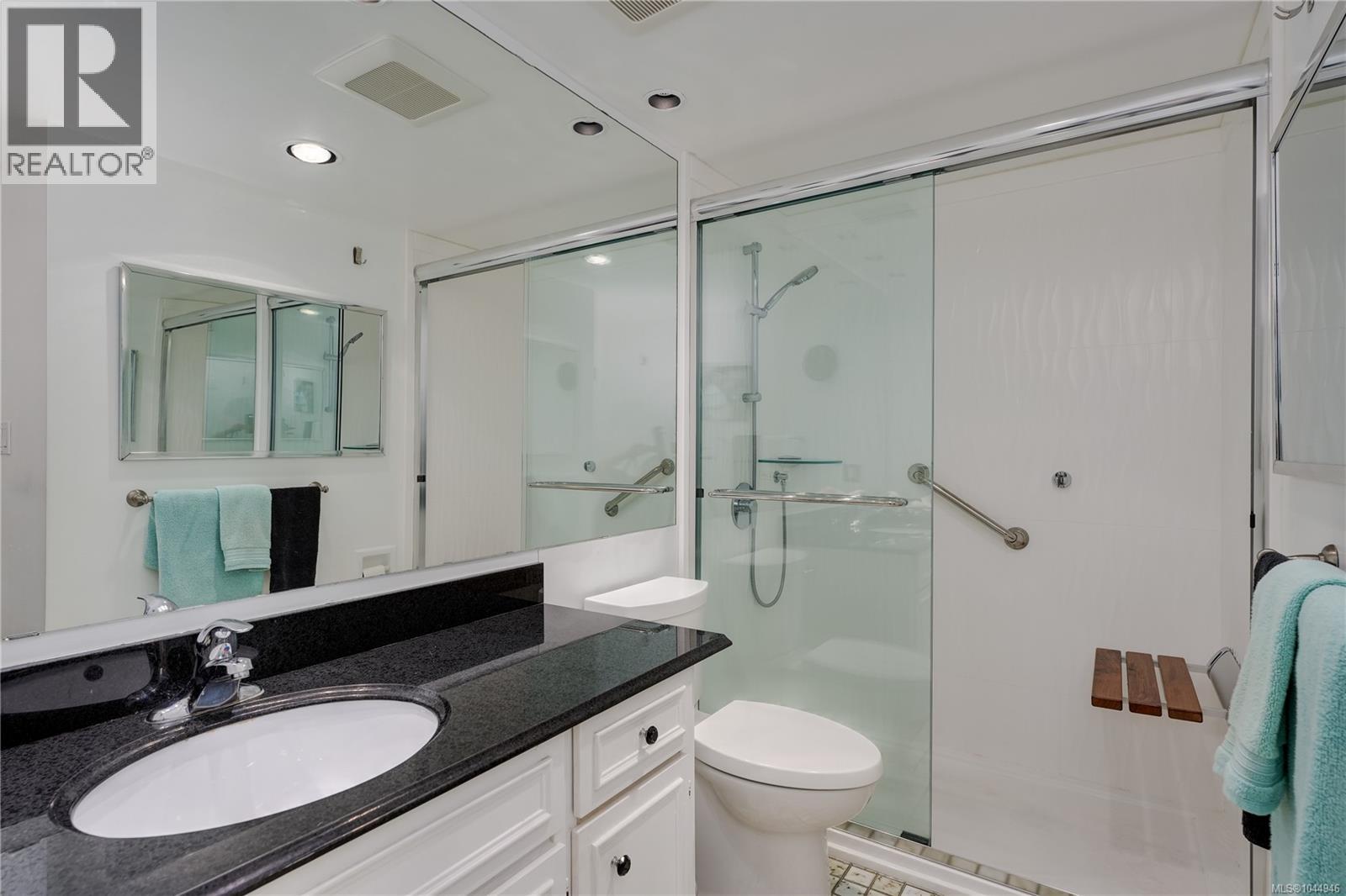 307 1610 Jubilee Avenue, Victoria