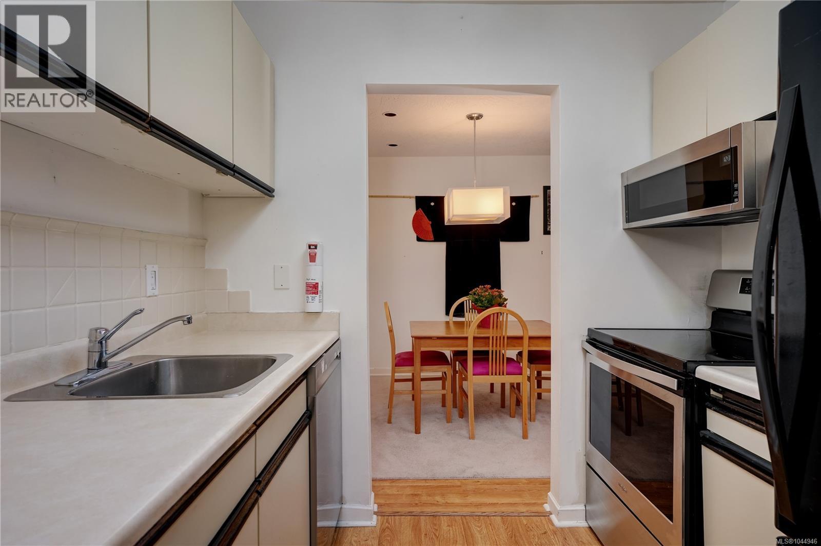 307 1610 Jubilee Avenue, Victoria