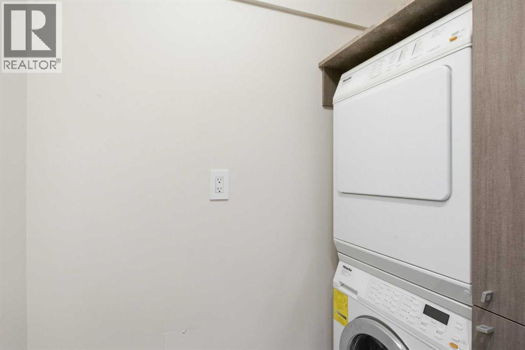 #1702 108 9 Avenue SW - 38